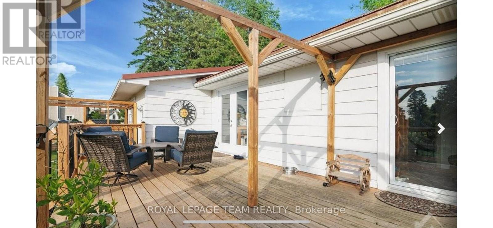 401 Clothier Street W