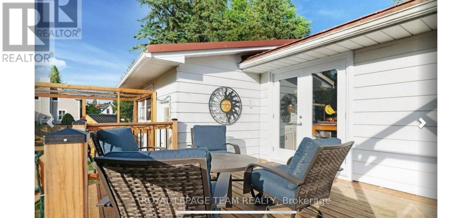 401 Clothier Street W