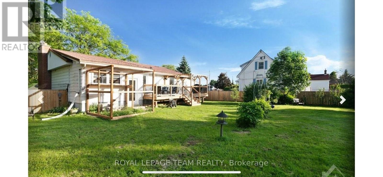 401 Clothier Street W