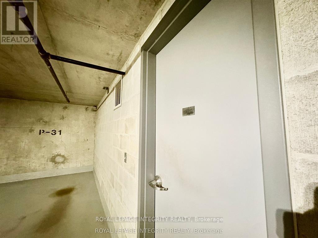 704 - 136 Darlington Private