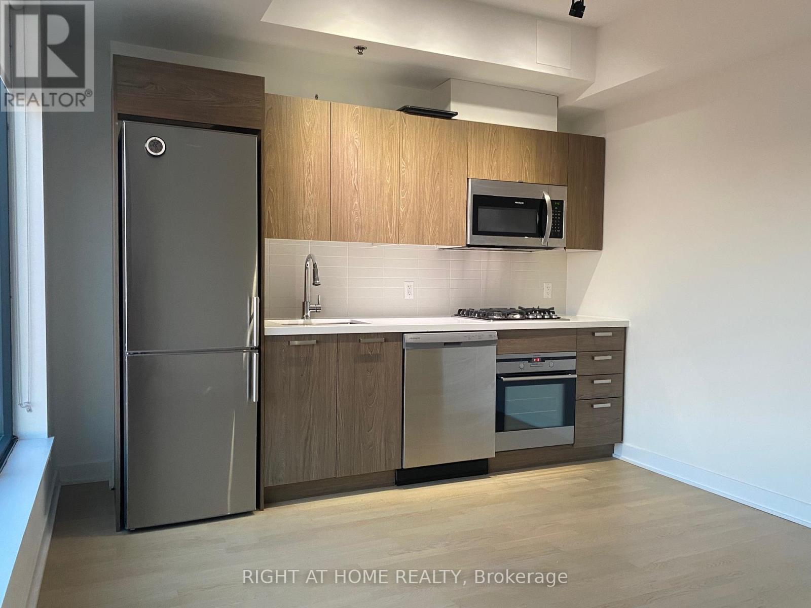 708 - 203 Catherine St Street