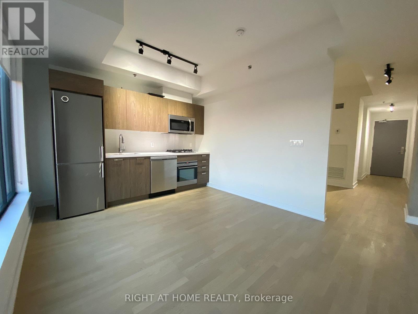 708 - 203 Catherine St Street