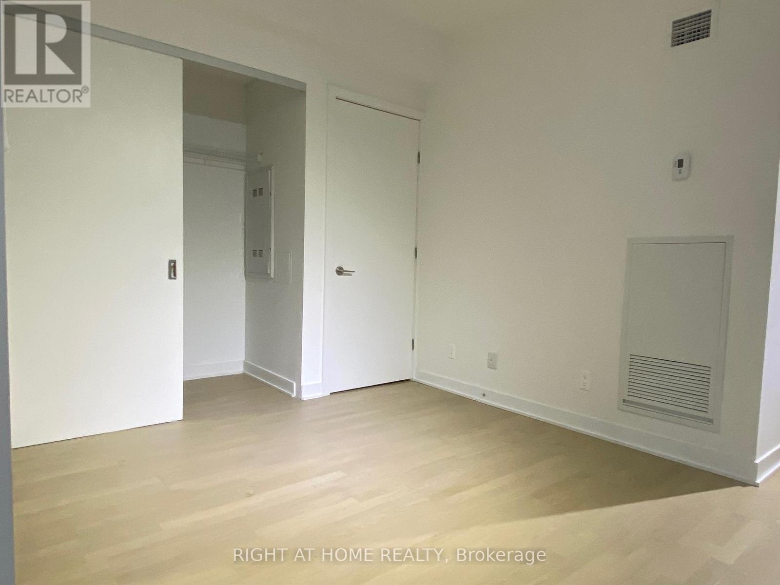 708 - 203 Catherine St Street