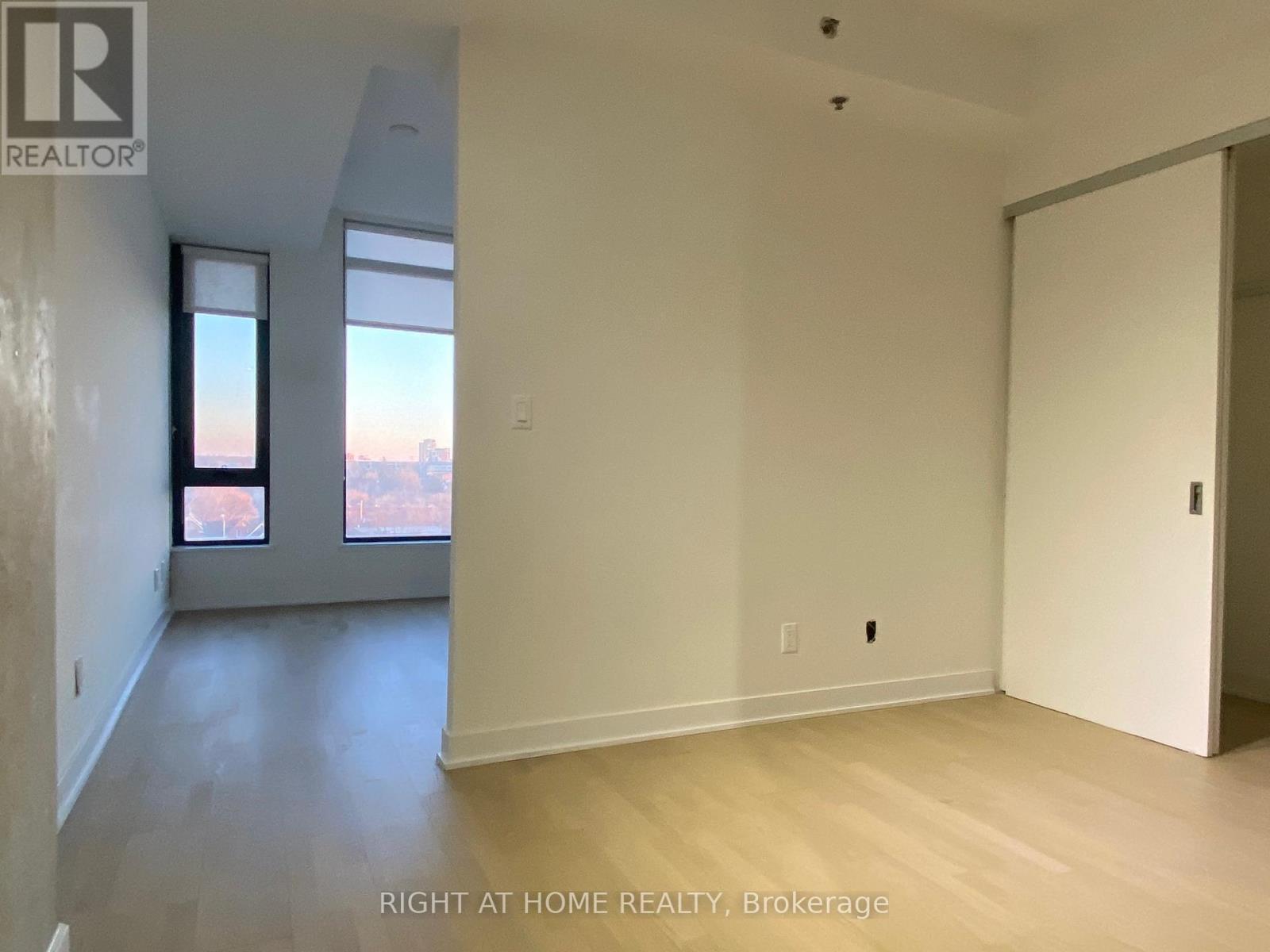 708 - 203 Catherine St Street