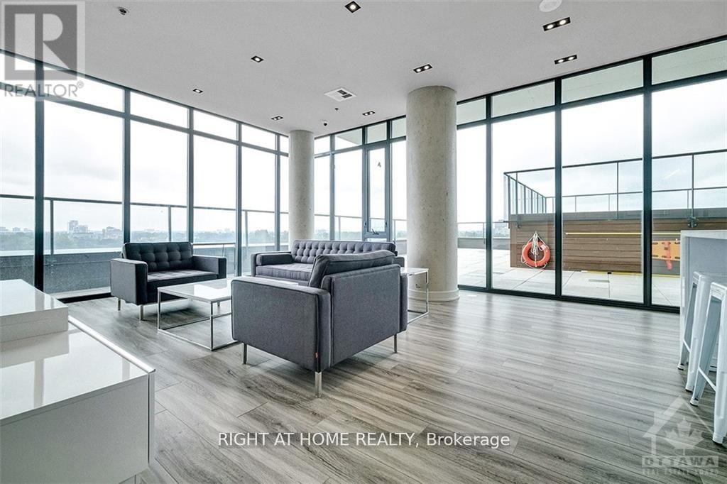 708 - 203 Catherine St Street