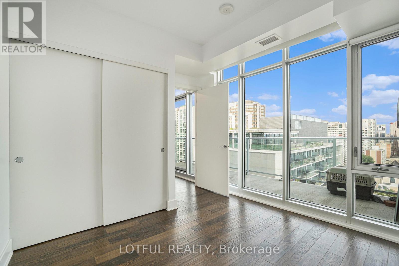 1705 - 255 Bay Street