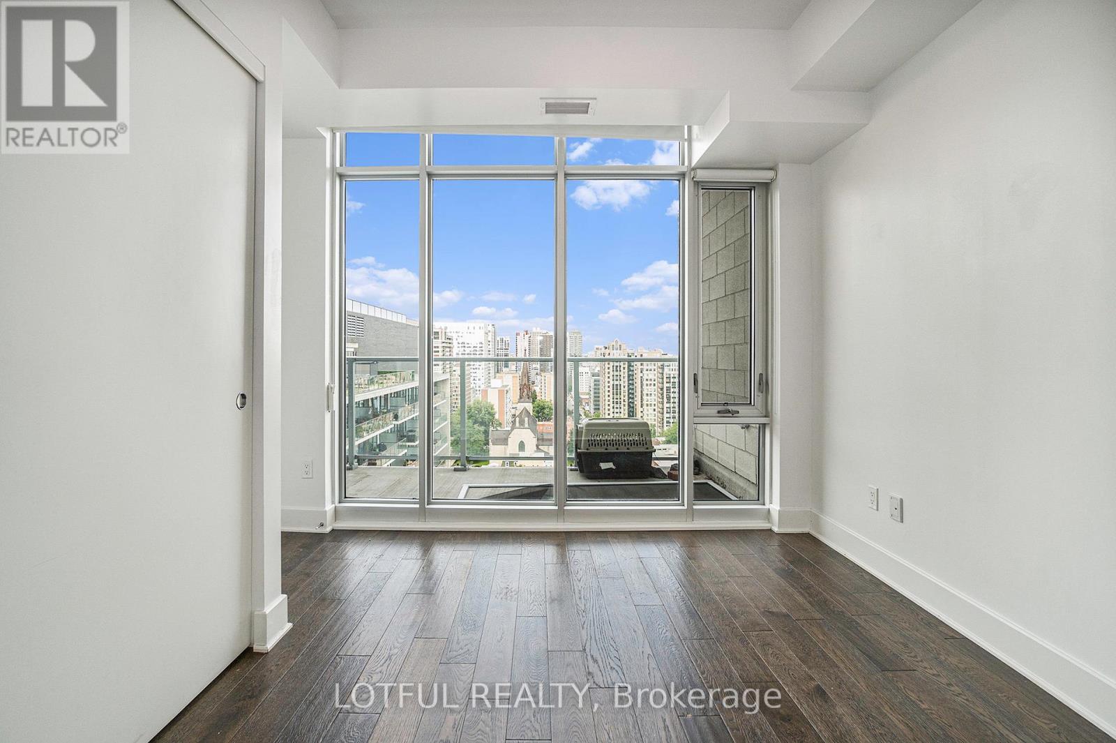 1705 - 255 Bay Street