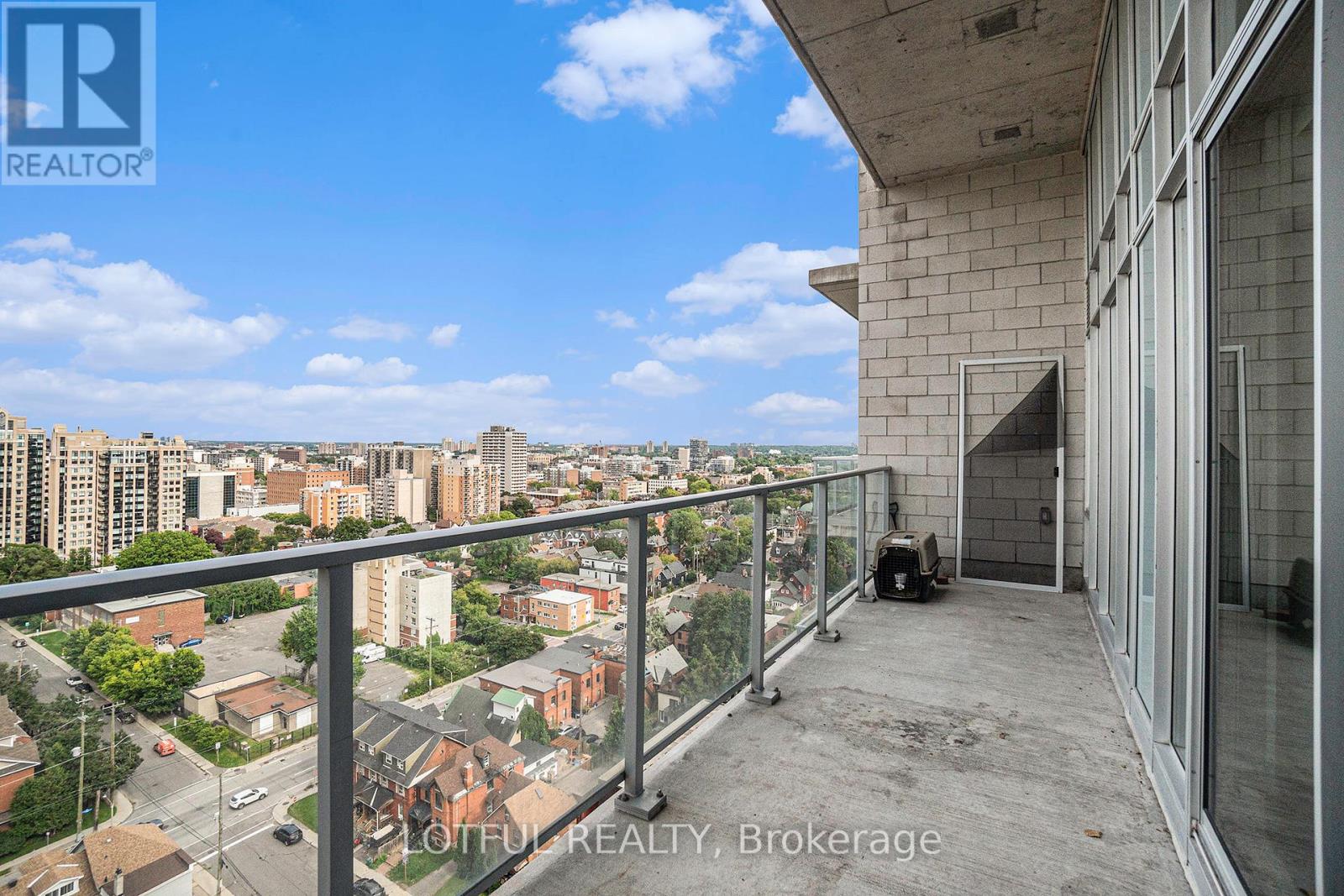 1705 - 255 Bay Street