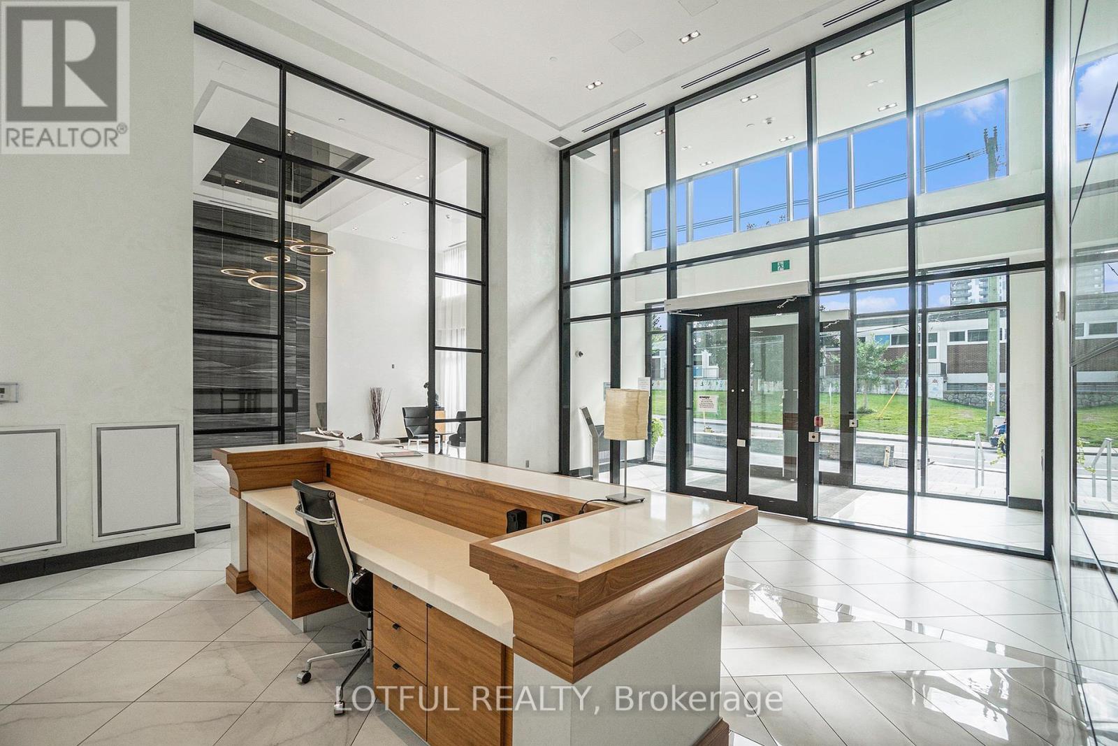 1705 - 255 Bay Street