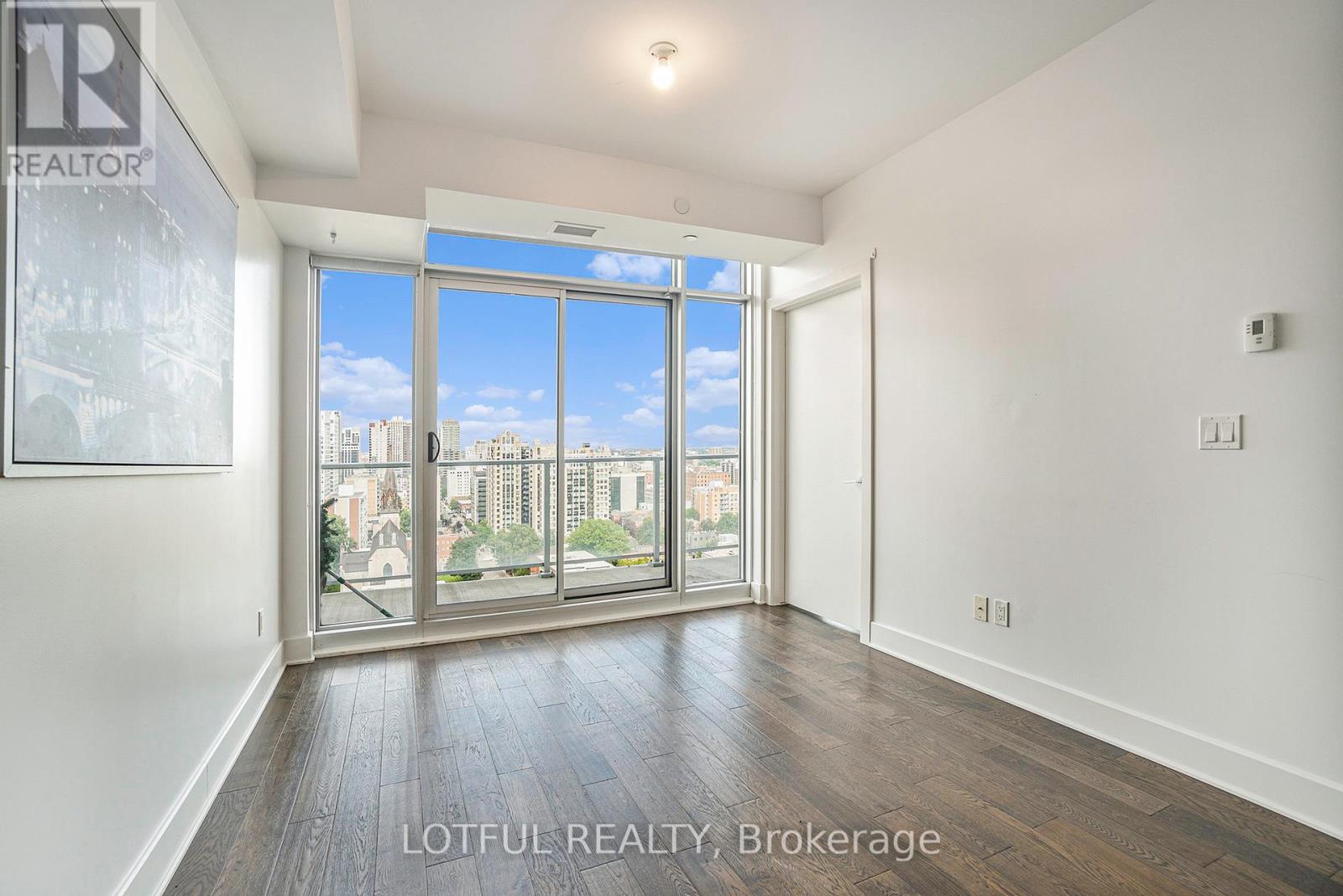 1705 - 255 Bay Street