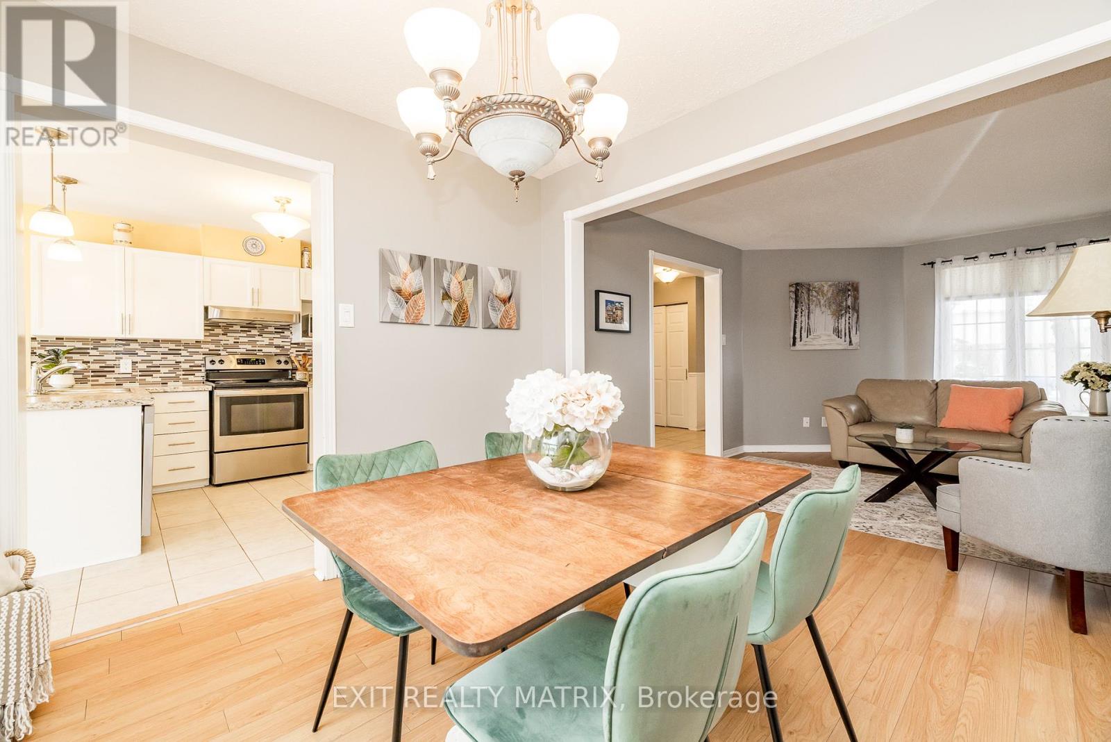 125 Whalings Circle N