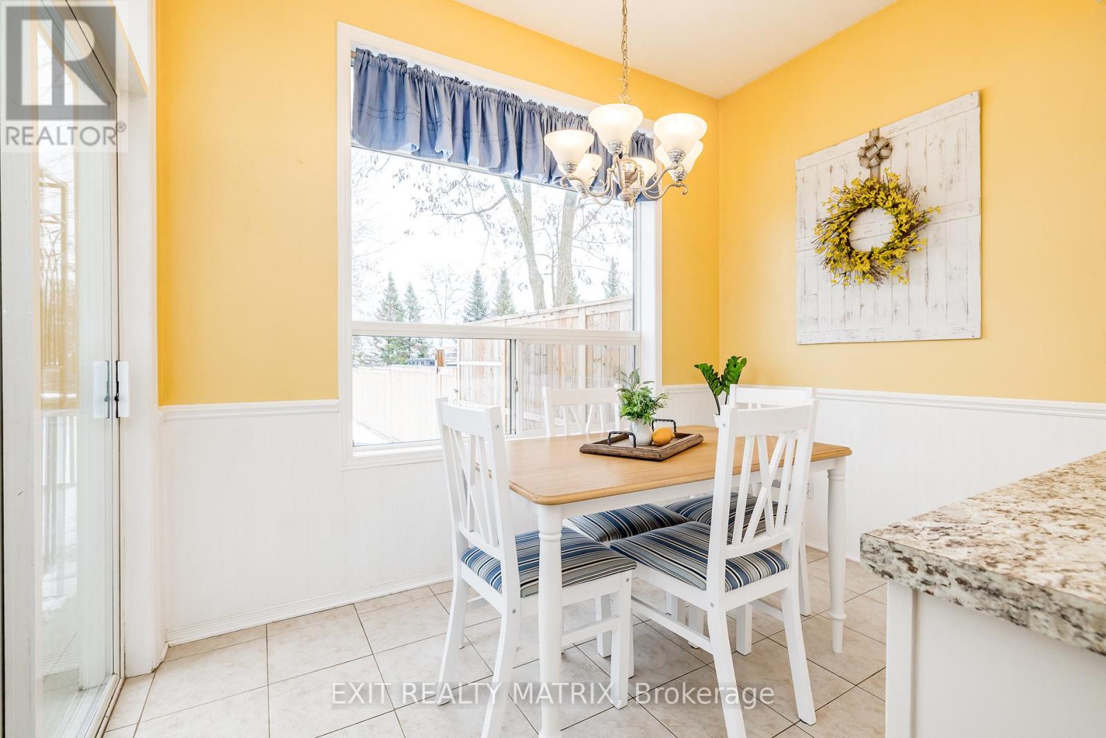 125 Whalings Circle N