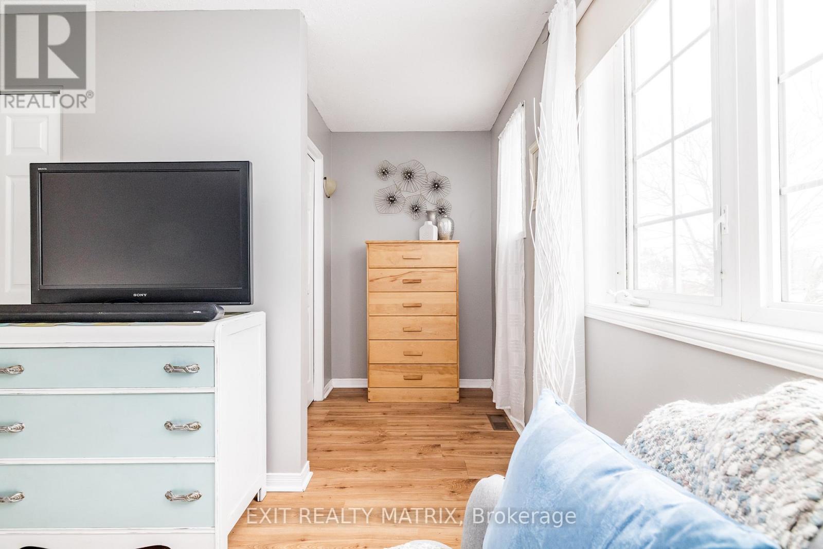 125 Whalings Circle N