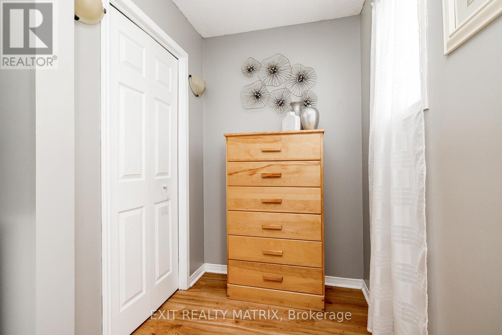 125 Whalings Circle N