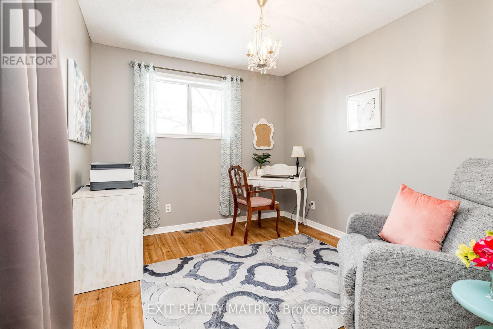 125 Whalings Circle N