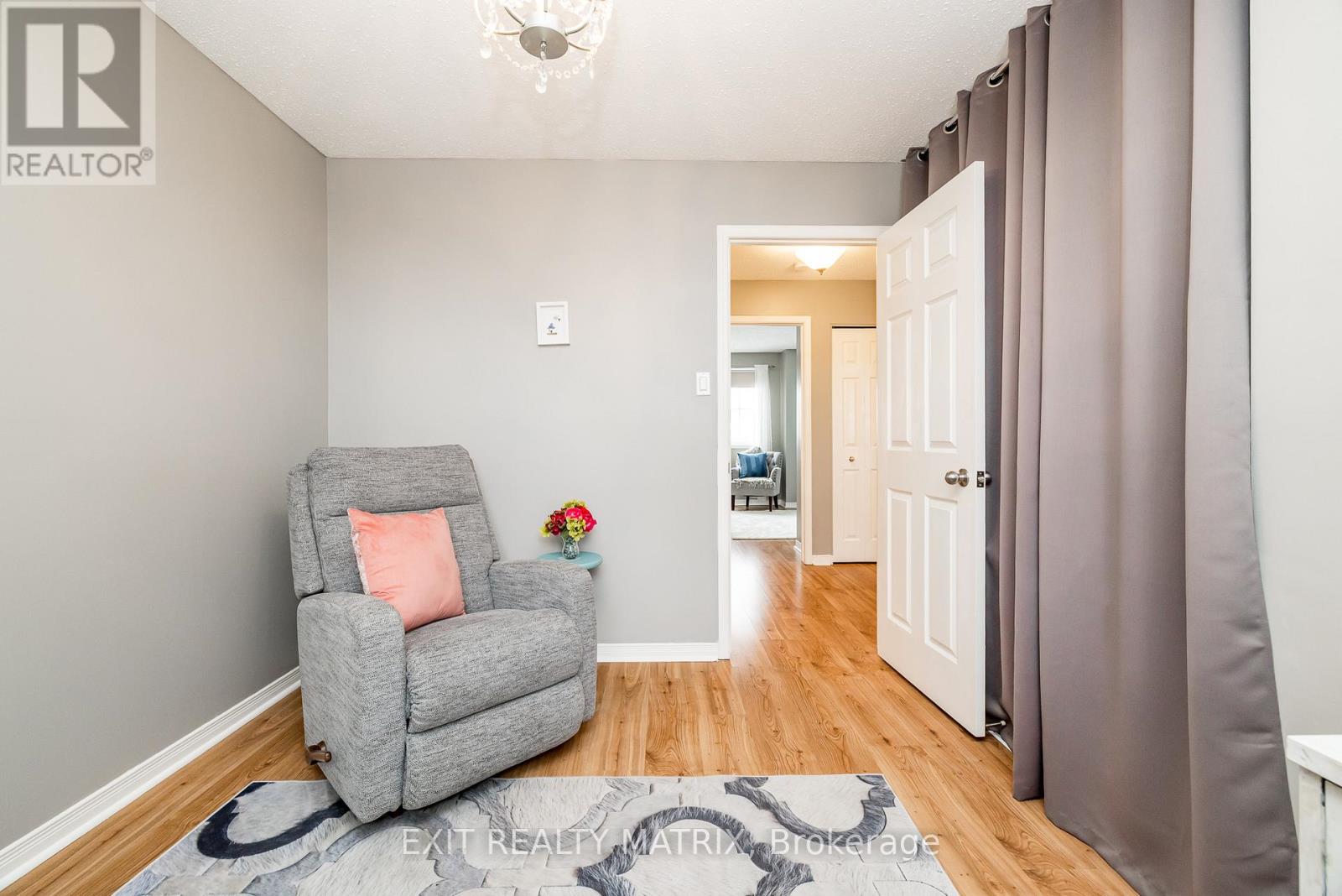 125 Whalings Circle N