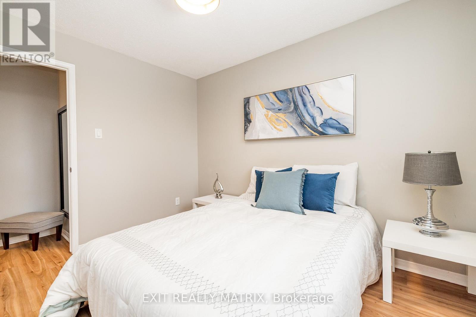 125 Whalings Circle N