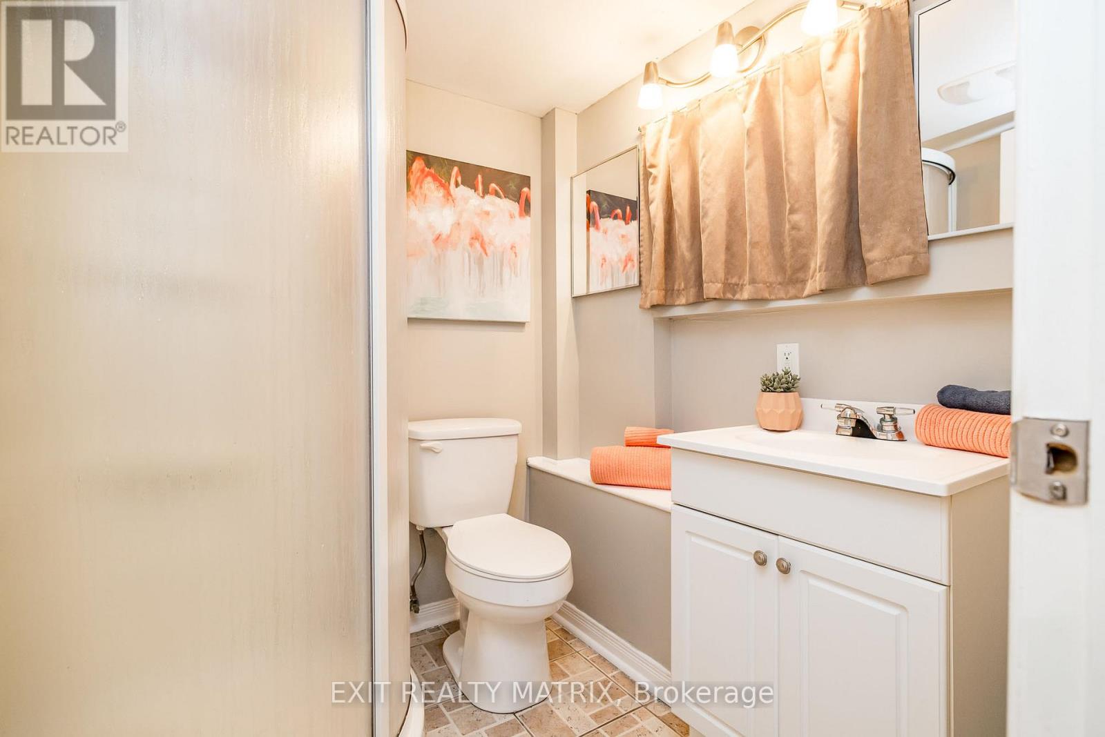 125 Whalings Circle N