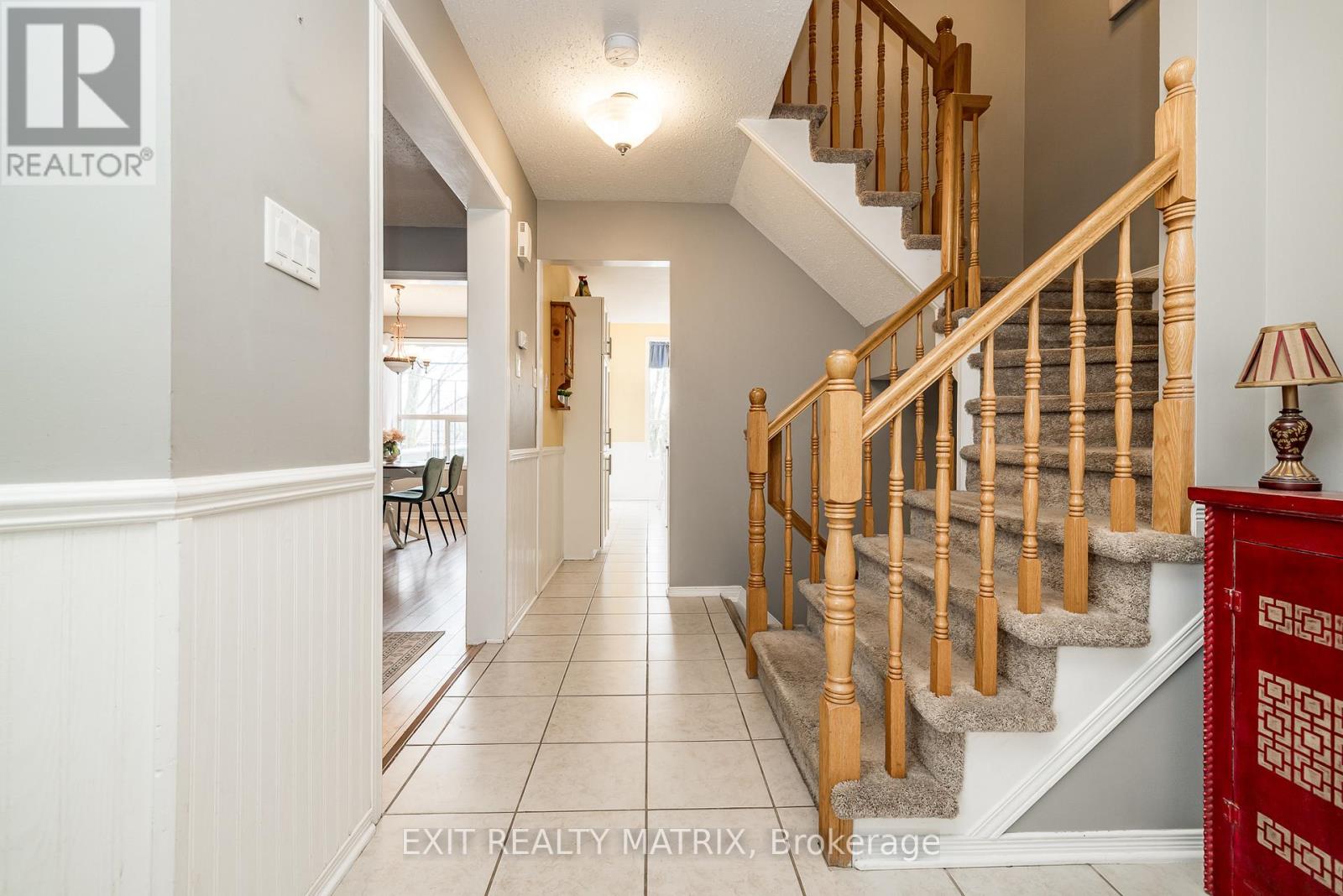 125 Whalings Circle N