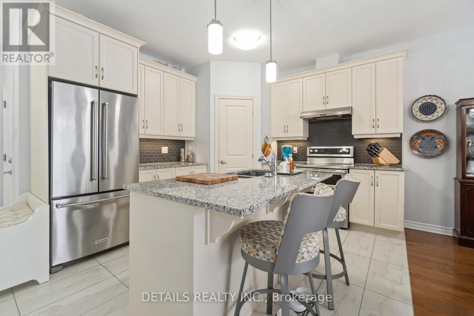 259 Merrithew Street W