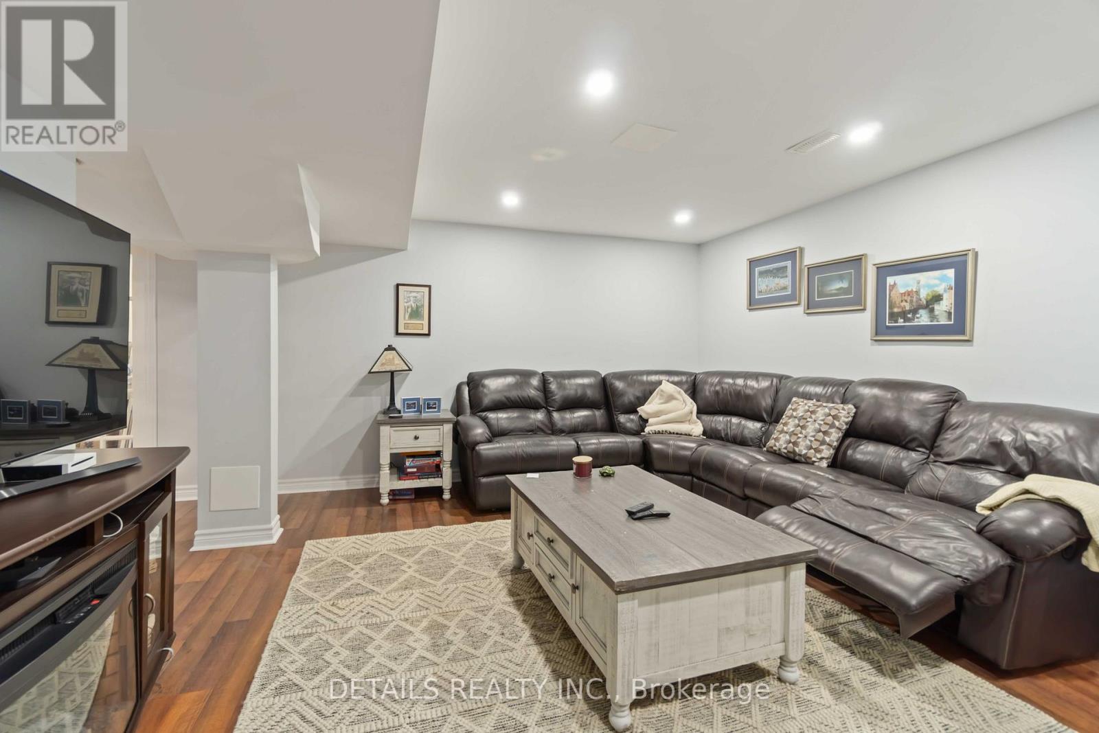 259 Merrithew Street W