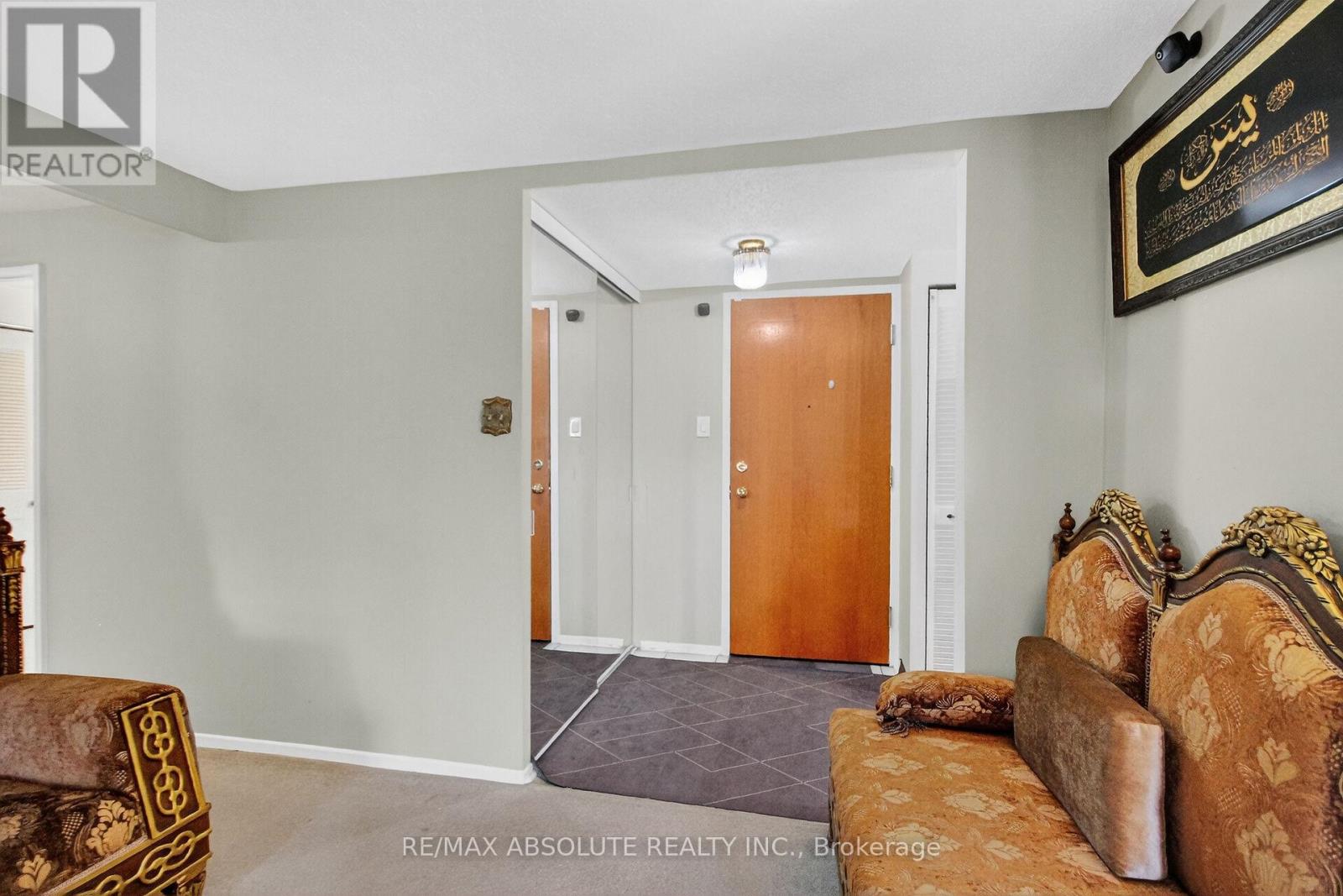 315 - 960 Teron Road