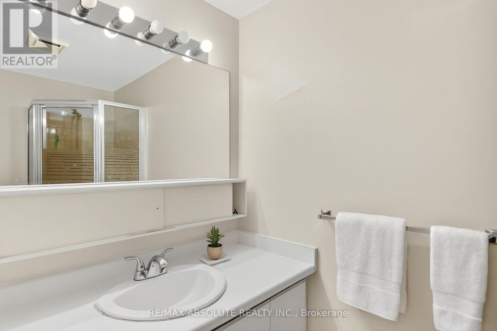 315 - 960 Teron Road