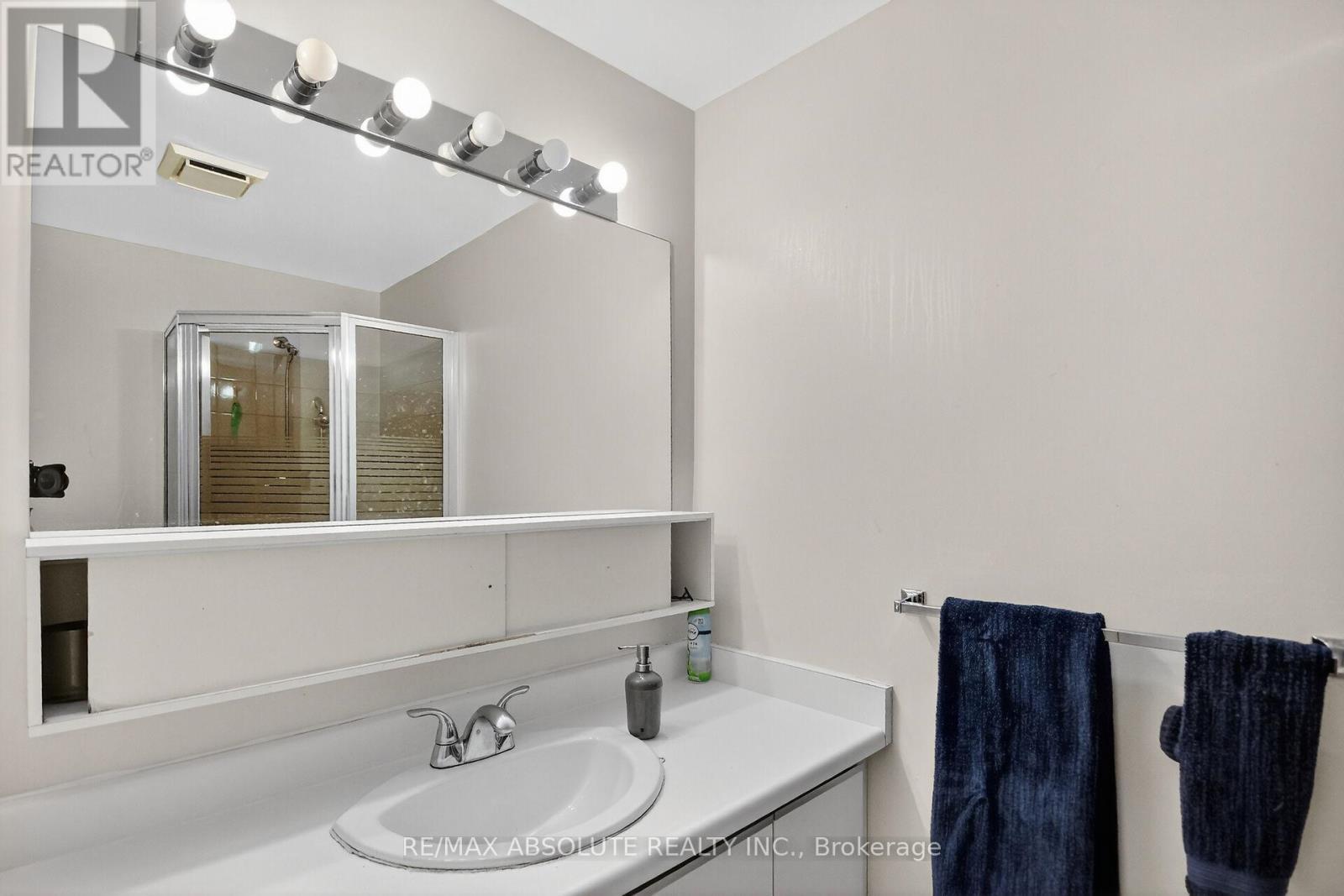 315 - 960 Teron Road