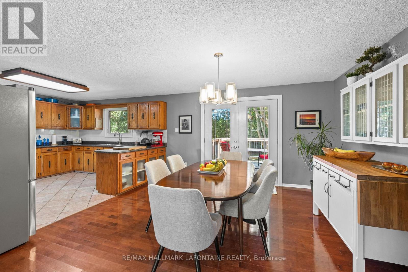 6941 Sunset Boulevard