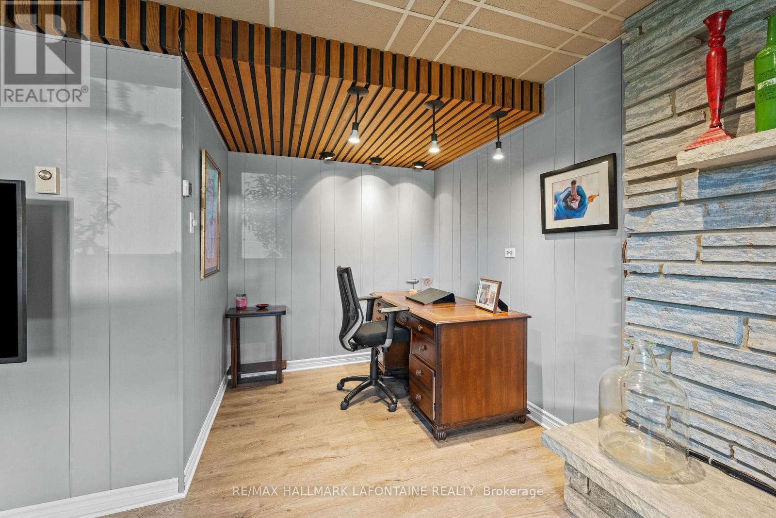 6941 Sunset Boulevard