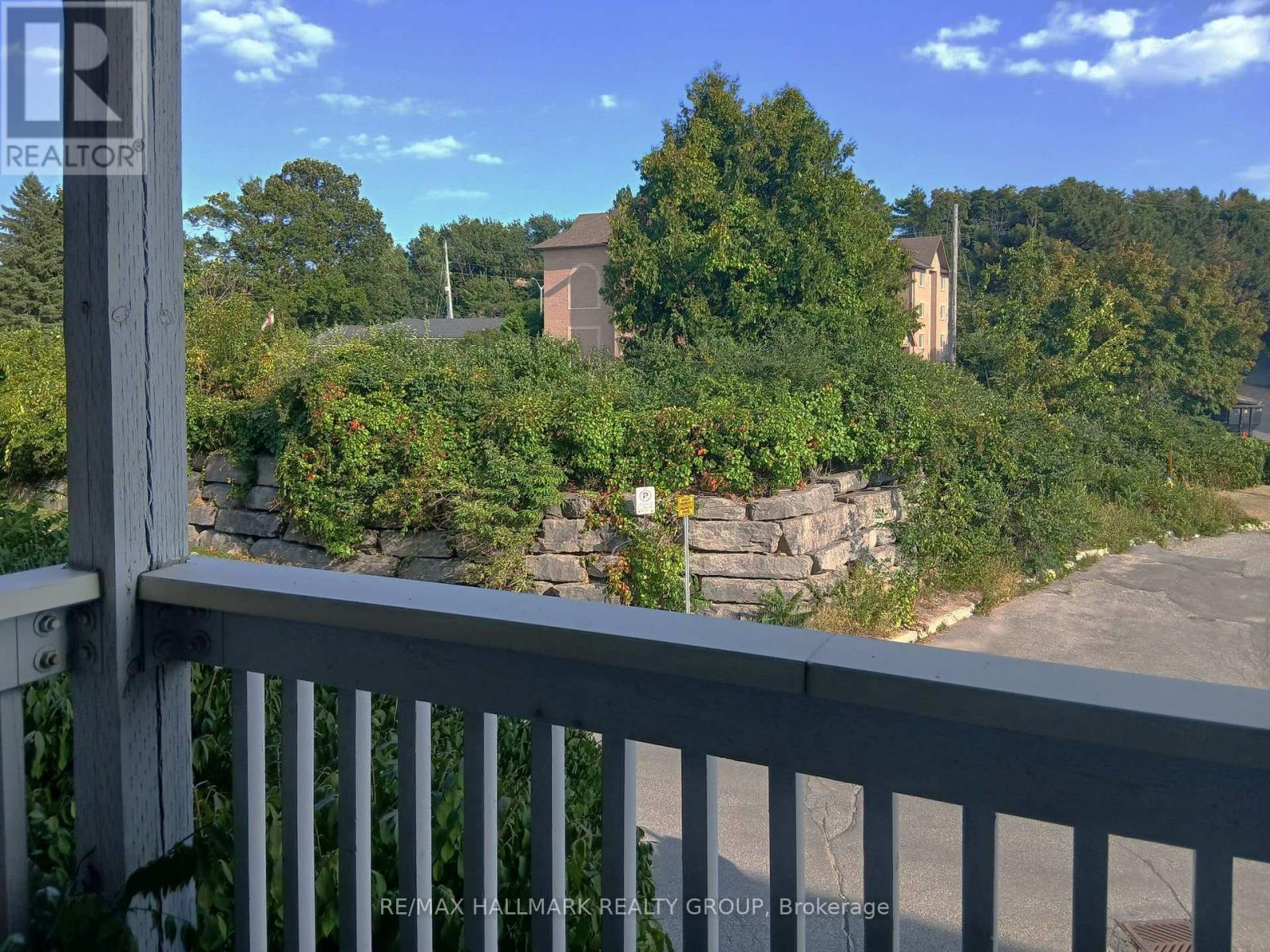 203 - 345 Centrum Boulevard