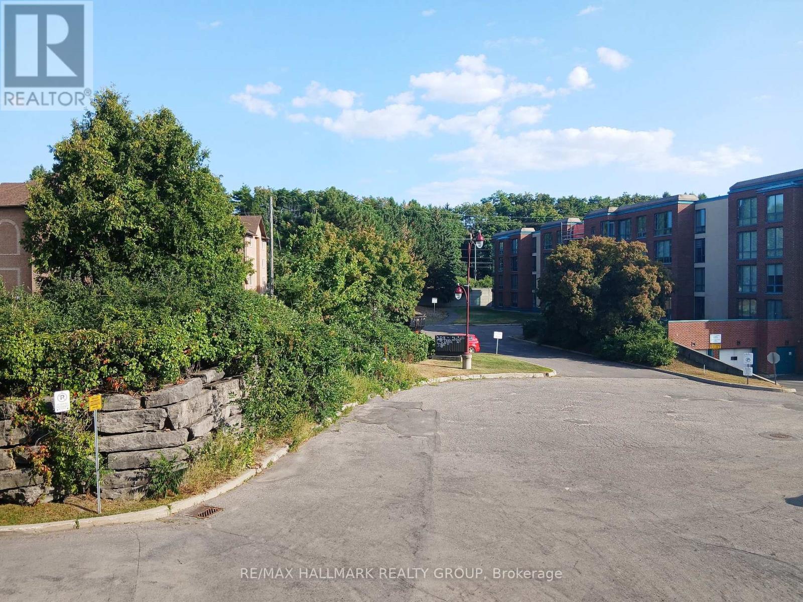 203 - 345 Centrum Boulevard