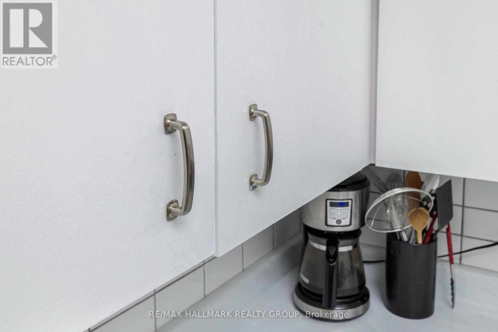 203 - 345 Centrum Boulevard