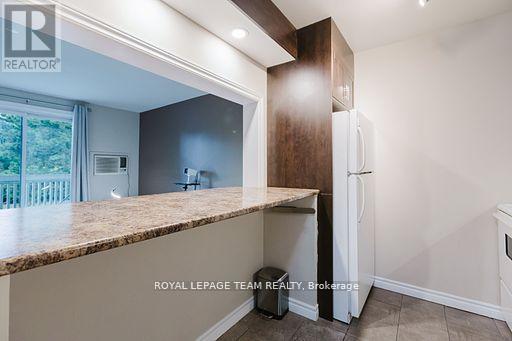 210 - 212 Viewmount Drive