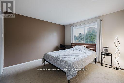 210 - 212 Viewmount Drive