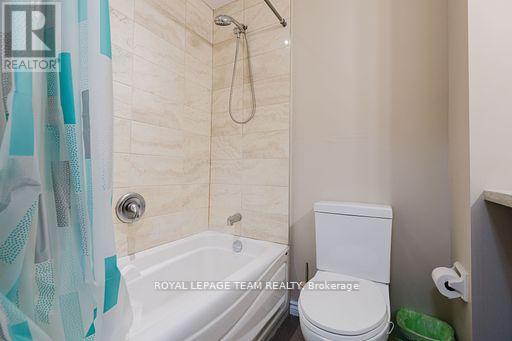 210 - 212 Viewmount Drive