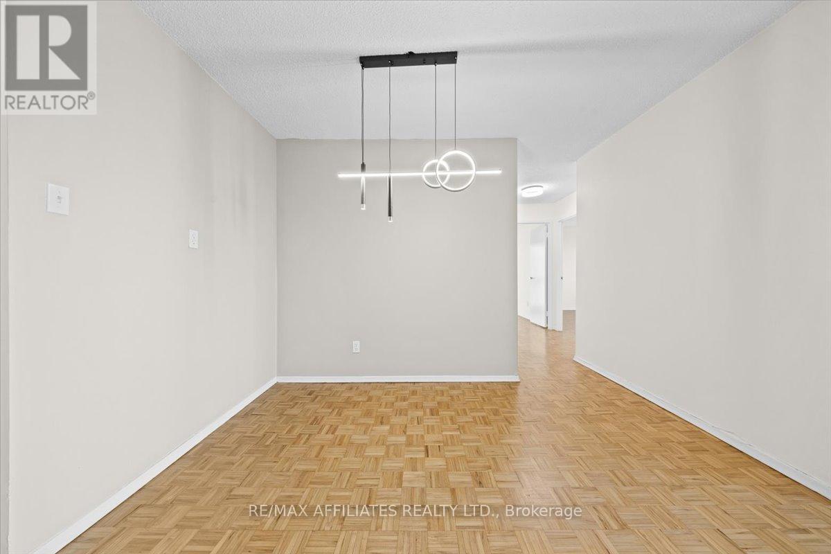 1507 - 158b Mcarthur Avenue