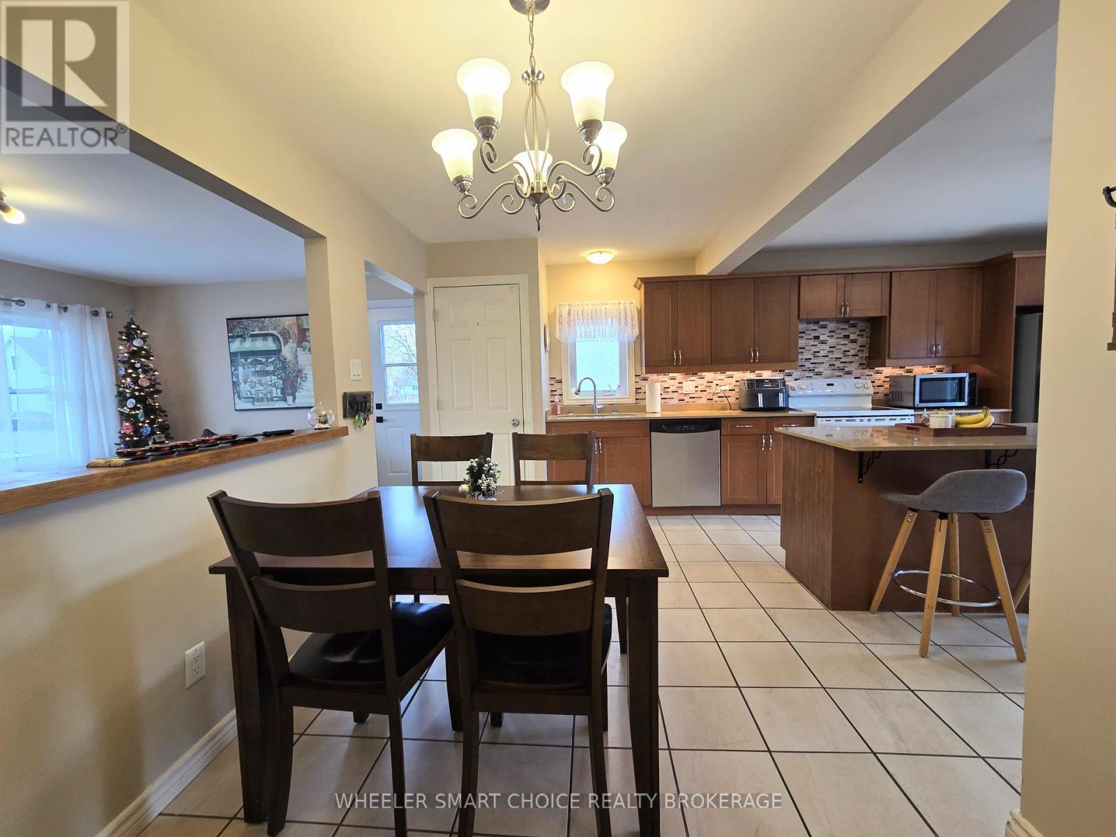 17 Adam Dixon Avenue