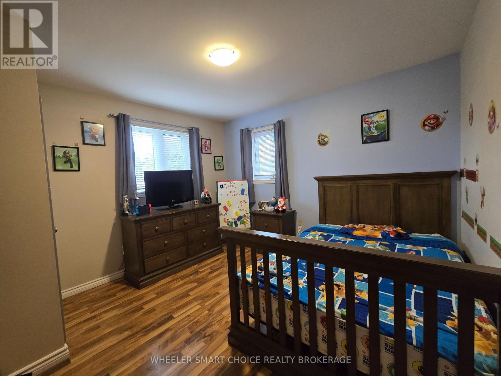 17 Adam Dixon Avenue