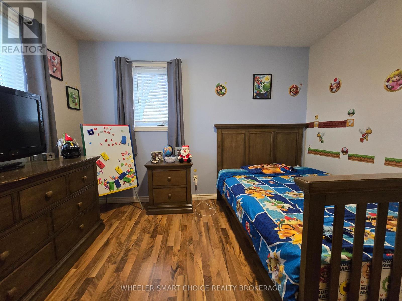 17 Adam Dixon Avenue