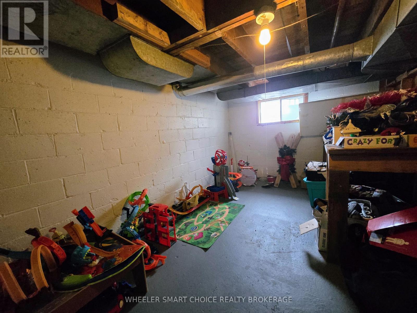 17 Adam Dixon Avenue