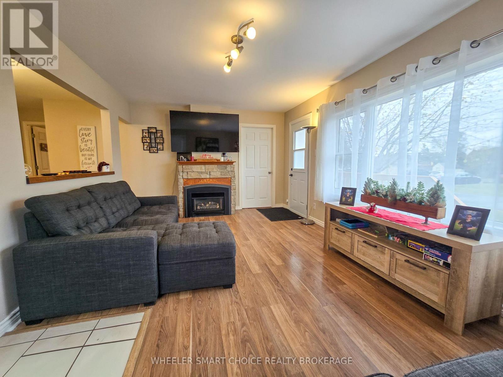 17 Adam Dixon Avenue