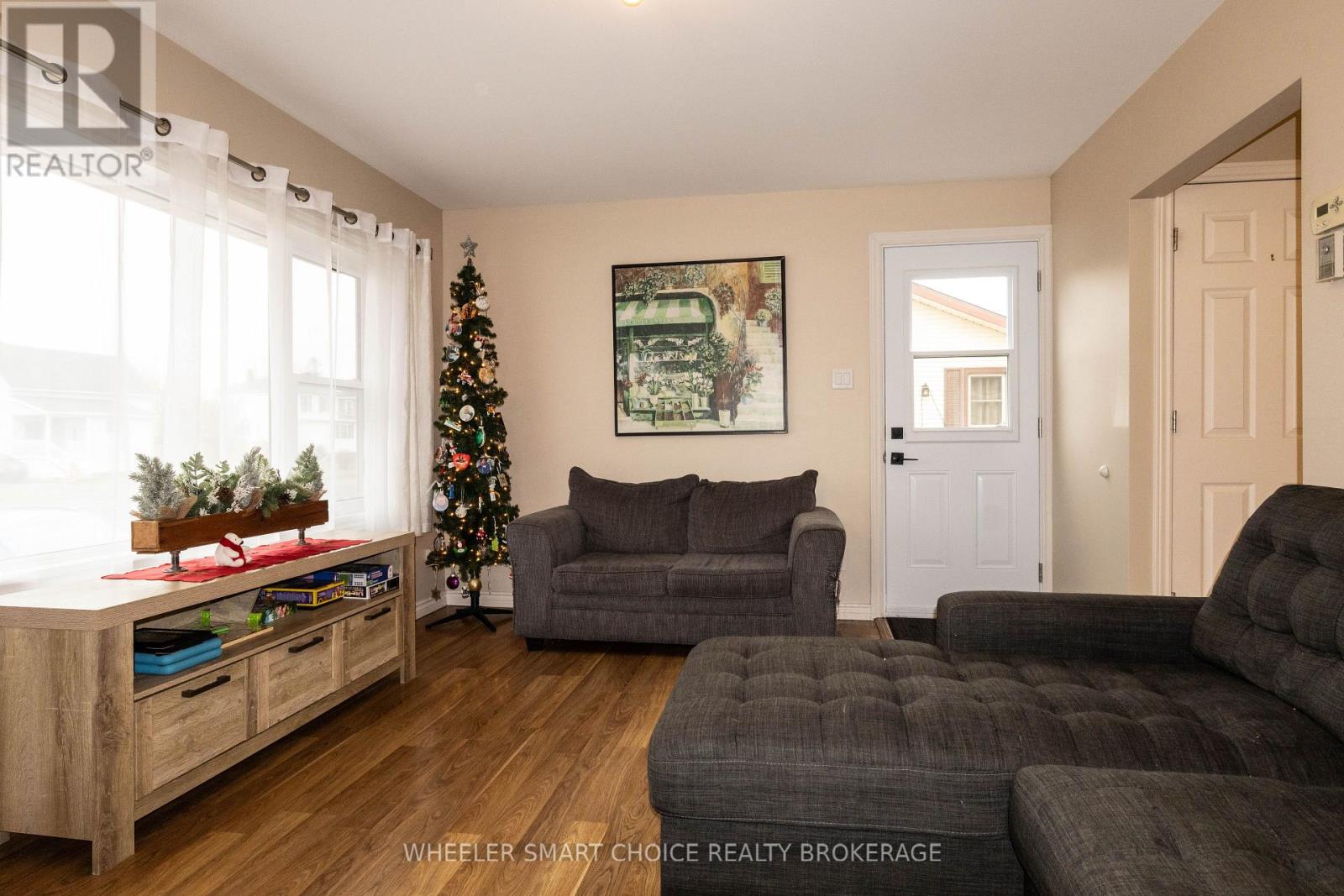 17 Adam Dixon Avenue