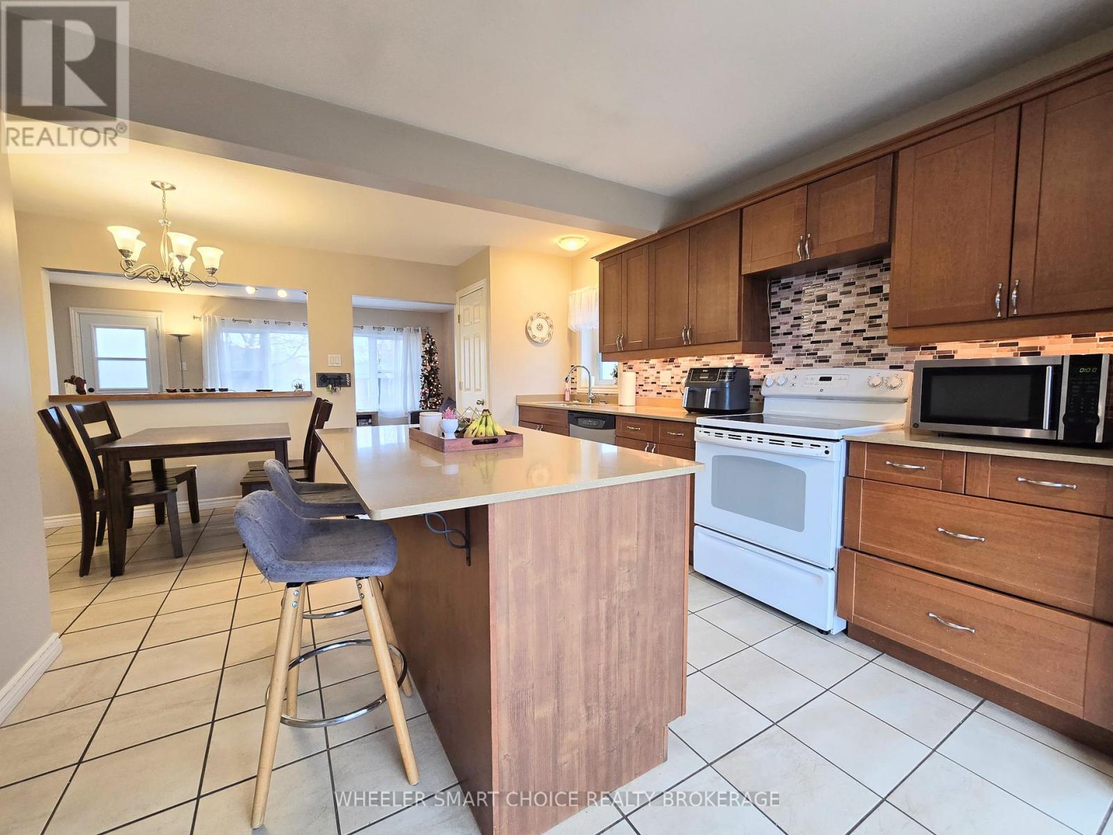 17 Adam Dixon Avenue