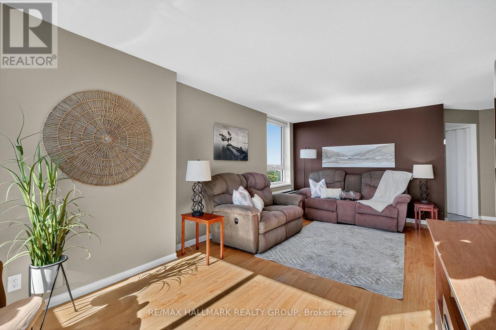 1207 - 80 Sandcastle Drive