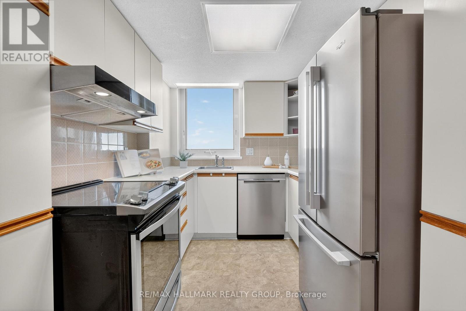 1207 - 80 Sandcastle Drive