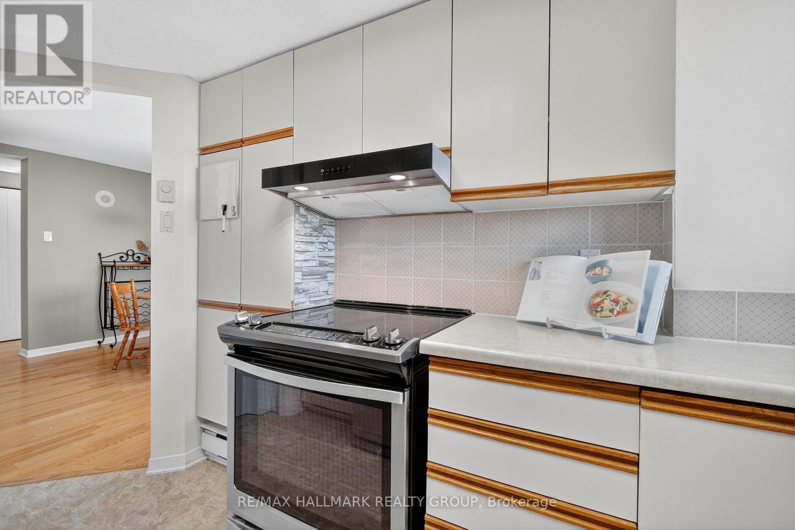 1207 - 80 Sandcastle Drive