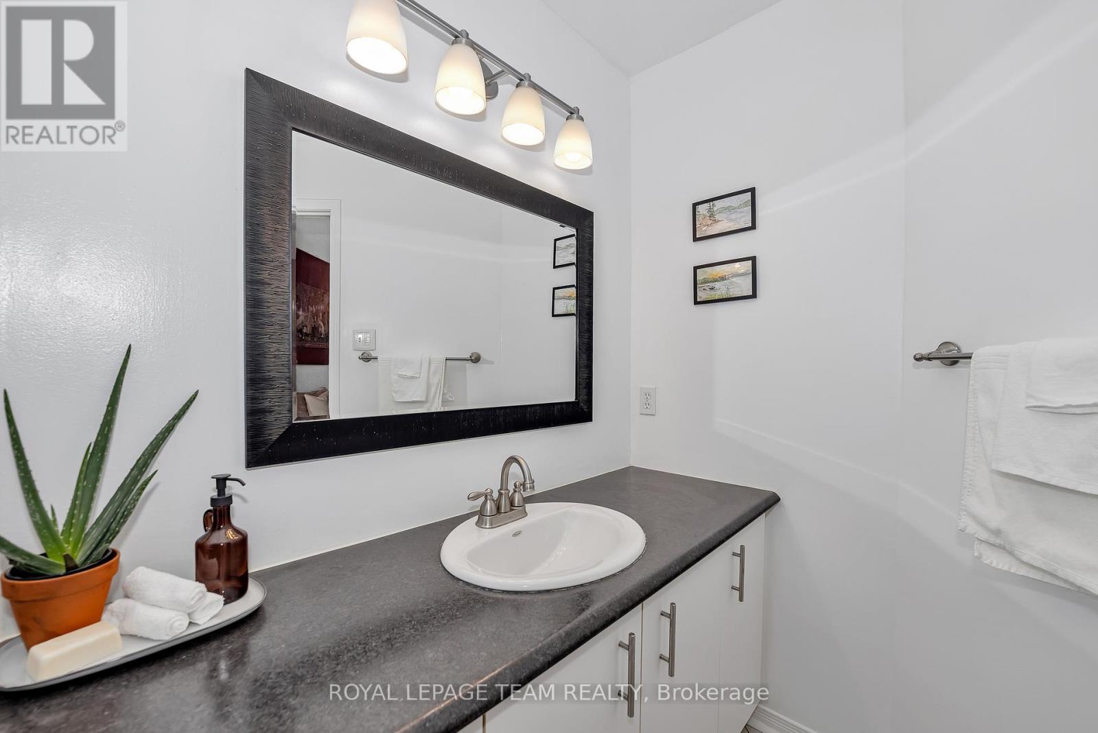 9 - 518 Lisgar Street