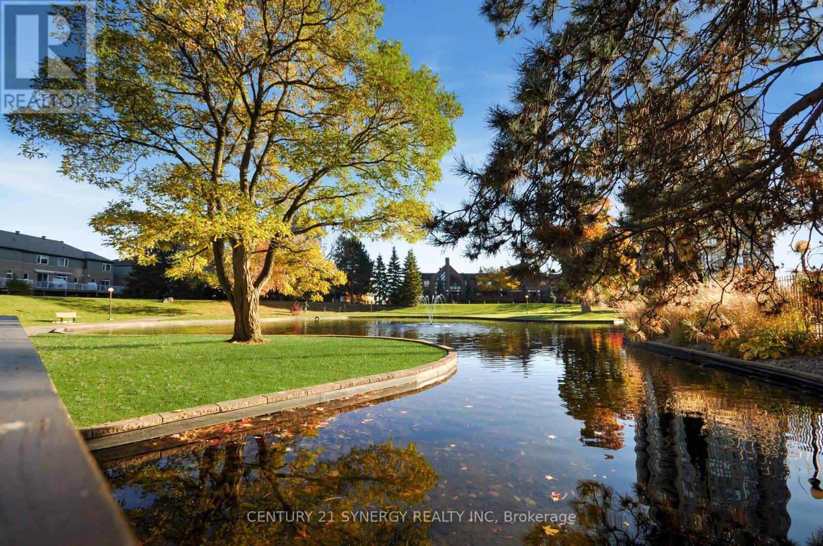 631 - 515 St Laurent Boulevard