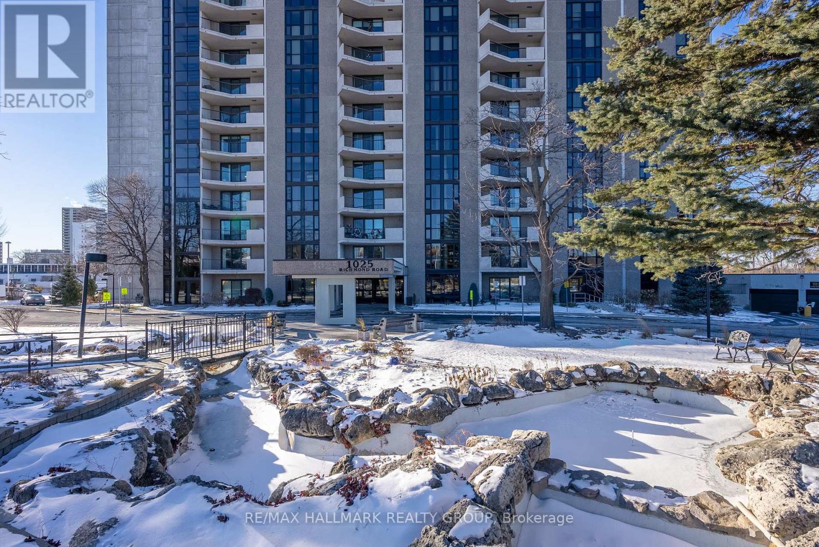 406 - 1025 Richmond Road